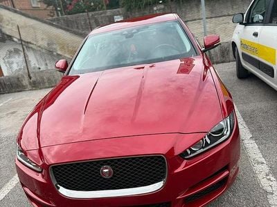 Usata Jaguar XE 180 CV (132 kW) 2016 Rosso Berlina