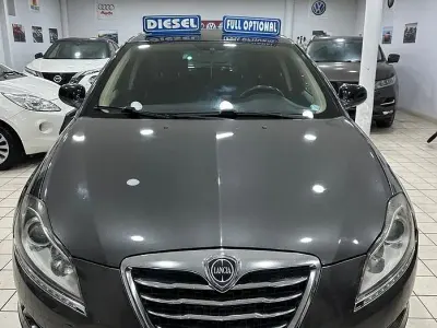 Begagnad Lancia Delta 120 HK (88 kW) 2013 Grå Halvkombi