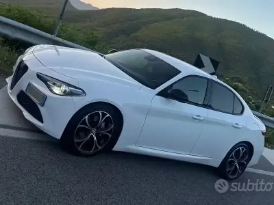 Occasion Alfa Romeo Giulia 2017 Blanc Berline
