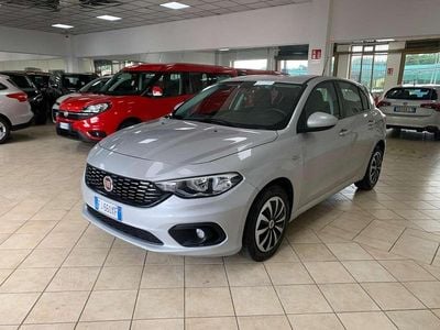 Usado Fiat Tipo Business 120 HP (88 kW) 2017 Prateado Sedan