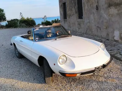 Usata Alfa Romeo Spider 88 CV (64 kW) 1970 Bianco Cabrio