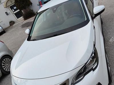 Usata Peugeot 3008 120 CV (88 kW) 2017 Bianco SUV