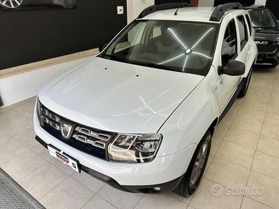 Usata Dacia Duster Lauréate 109 CV (80 kW) 2017 Bianco SUV