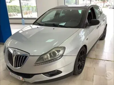 Usata Lancia Delta 90 CV (66 kW) 2009 Grigio Utilitaria