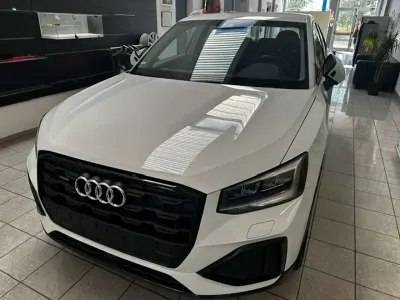 Usata Audi Q2 Advanced 150 CV (110 kW) 2023 Bianco ghiaccio metallizzato SUV