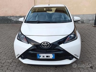 Usata Toyota Aygo Business Edition 69 CV (50 kW) 2017 Bianco Utilitaria
