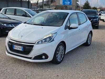 Usata Peugeot 208 Active 81 CV (59 kW) 2018 Bianco Utilitaria