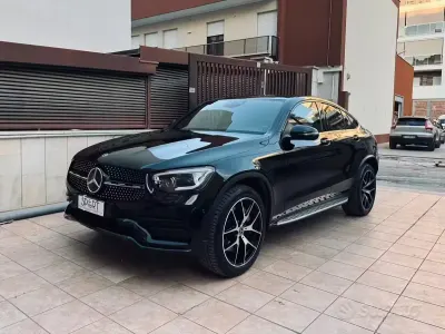 Begagnad Mercedes GLC220 Premium Plus 194 HK (142 kW) 2020 Svart Sportkupé