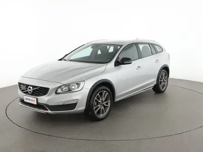Usata Volvo V60 CC 150 CV (110 kW) 2018 Argento Station wagon