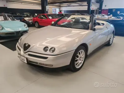 Usata Alfa Romeo Spider 150 CV (110 kW) 1996 Grigio Cabrio