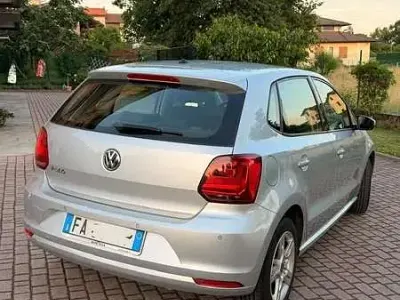 Usata VW Polo Comfortline 75 CV (55 kW) 2015 Berlina