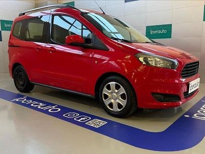 Usata Ford Tourneo Courier Titanium 101 CV (74 kW) 2017 Rosso pastello Monovolume