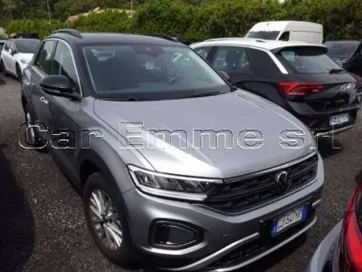 Usata VW T-Roc Life 150 CV (110 kW) 2022 Argento riflesso tetto nero SUV