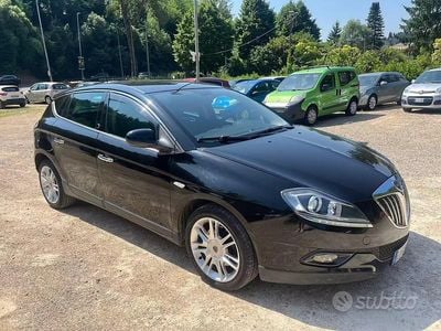 Begagnad Lancia Delta 190 HK (139 kW) 2010 Svart Halvkombi