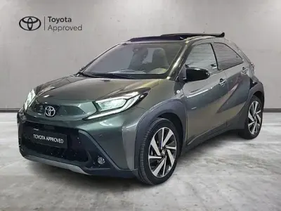 Usata Toyota Aygo X Lounge 72 CV (52 kW) 2022 Cardamom green met SUV