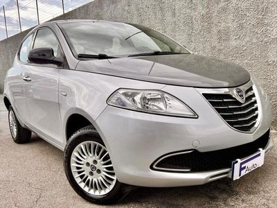 usata Lancia Ypsilon 0.9 TwinAir 85 CV 5 porte Metano Ecochic Silver Bicolore.111.266 km!!