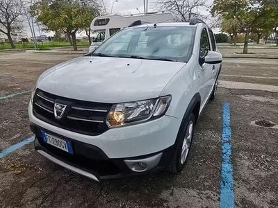 Usata Dacia Sandero Ambiance 90 CV (66 kW) 2016 Bianco Berlina