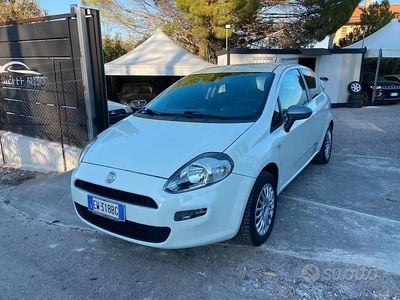 Gebraucht Fiat Punto Lounge 69 PS (50 kW) 2014 Weiß Kleinwagen