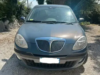 Usata Lancia Ypsilon 60 CV (44 kW) 2004 Utilitaria