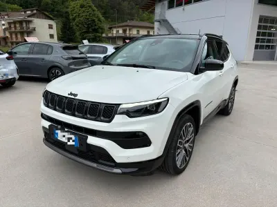 Usata Jeep Compass Summit 131 CV (96 kW) 2025 Bianco SUV