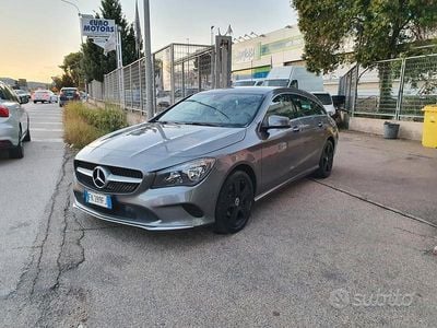 Usata Mercedes CLA180 Business 108 CV (79 kW) 2017 Grigio Berlina