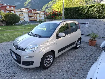 Usata Fiat Panda Lounge 69 CV (50 kW) 2017 Bianco Utilitaria