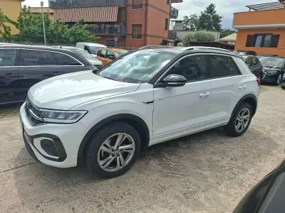 Usata VW T-Roc R-line 150 CV (110 kW) 2023 Bianco SUV