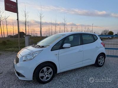 Usata Kia Venga 90 CV (66 kW) 2016 Bianco Utilitaria