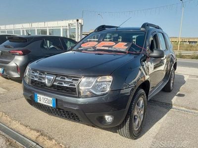 Usata Dacia Duster Lauréate 105 CV (77 kW) 2015 Nero Monovolume
