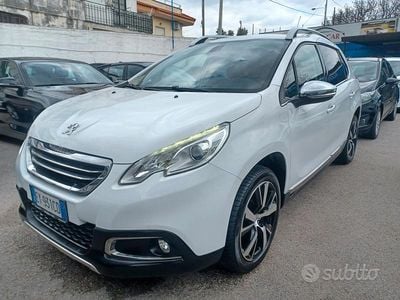 Usata Peugeot 2008 Allure 115 CV (84 kW) 2015 Bianco SUV