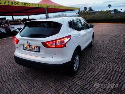 Usata Nissan Qashqai Tekna 116 CV (85 kW) 2014 Bianco SUV