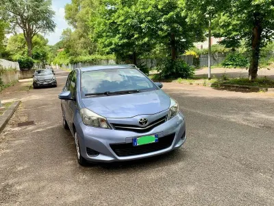 Usata Toyota Yaris Lounge 69 CV (50 kW) 2012 Utilitaria