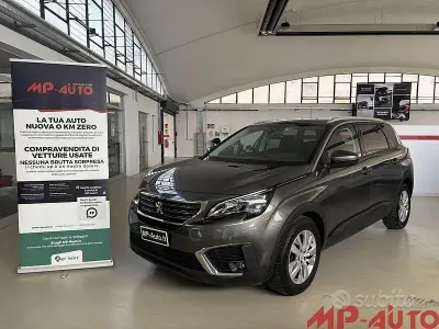 Usata Peugeot 5008 150 CV (110 kW) 2018 Grigio SUV