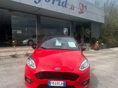 Usata Ford Fiesta ST-Line 120 CV (88 kW) 2018 Rosso Utilitaria