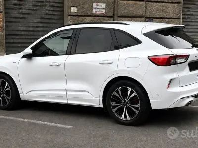 Usata Ford Kuga ST-Line 120 CV (88 kW) 2021 Bianco SUV