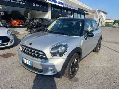 Usata Mini Cooper D Countryman Business 111 CV (81 kW) 2015 Argento SUV