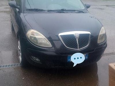 Usata Lancia Ypsilon 75 CV (55 kW) 2004 Nero Utilitaria