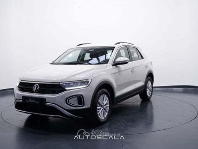 Usata VW T-Roc Life 110 CV (80 kW) 2024 Gray SUV