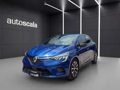 Usata Renault Clio V Techno 101 CV (74 kW) 2023 Bluazzurro Berlina