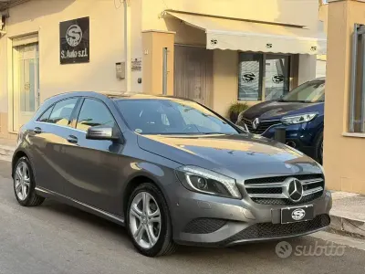 Usata Mercedes A180 109 CV (80 kW) 2014 Grigio Utilitaria
