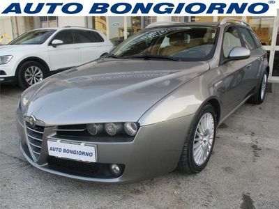 Begagnad Alfa Romeo 159 Distinctive 150 HK (110 kW) 2006 Silver Kombi