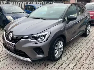 Usado Renault Captur Intens 116 CV (85 kW) 2020 Gris SUV