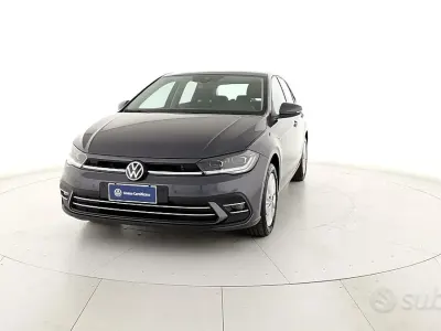Usata VW Polo Style 95 CV (69 kW) 2024 Grigio Utilitaria