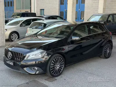 Usata Mercedes A180 109 CV (80 kW) 2014 Nero Utilitaria