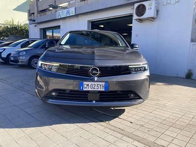 Usata Opel Astra Elegance 131 CV (96 kW) 2023 Grigio scuro Berlina