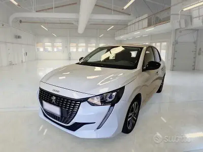 Usata Peugeot 208 Allure 102 CV (75 kW) 2022 Bianco Utilitaria