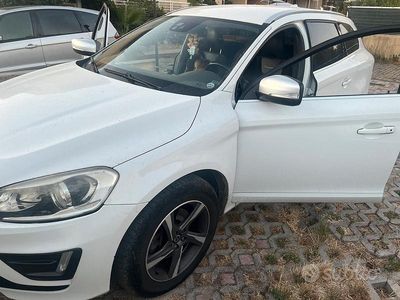 Usata Volvo XC60 R-Design Momentum 136 CV (100 kW) 2013 Bianco SUV