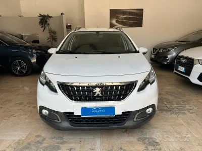 Usata Peugeot 2008 Active 75 CV (55 kW) 2017 Bianco SUV