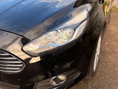 Usata Ford S-MAX S 150 CV (110 kW) 2017 Nero Monovolume