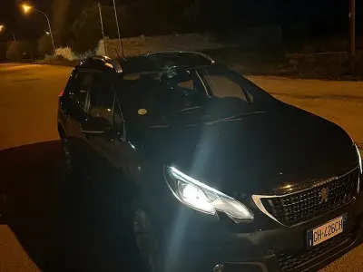 Usata Peugeot 2008 99 CV (72 kW) 2022 Bluazzurro SUV